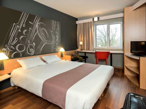 A room in the Ibis hotel Dinant