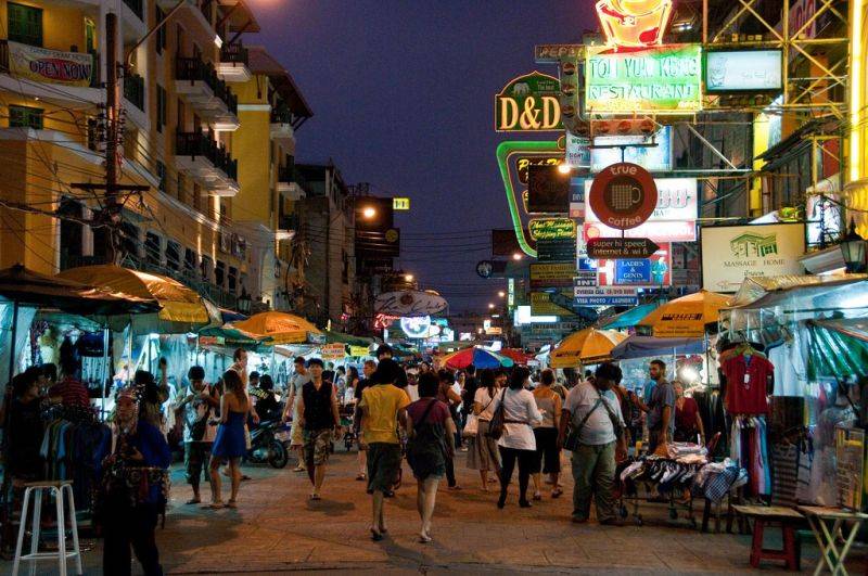 tourists in khao san road