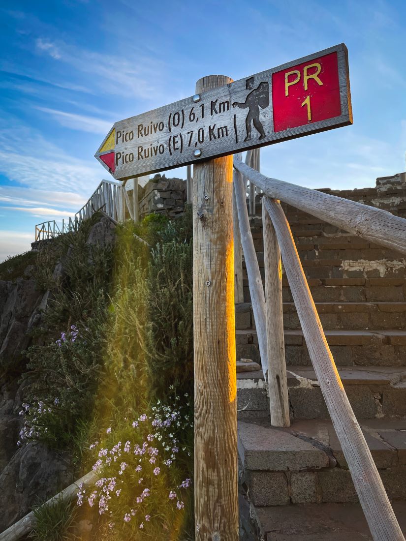 signage along the PR1 pico de arieiro to pico ruivo madeira