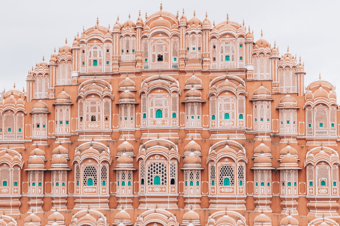 featured image travel guide jaipur in india hawa mahal