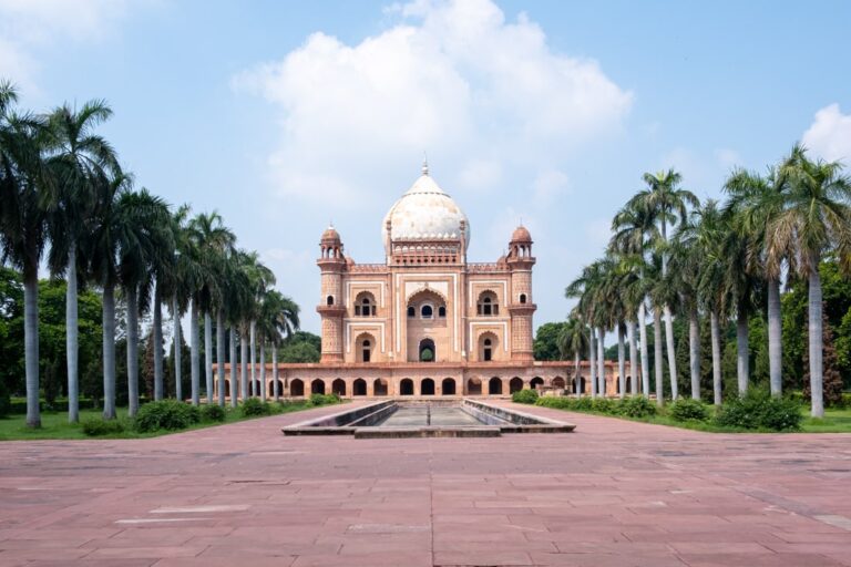 featured image delhi travel itinerary humayun's tomb