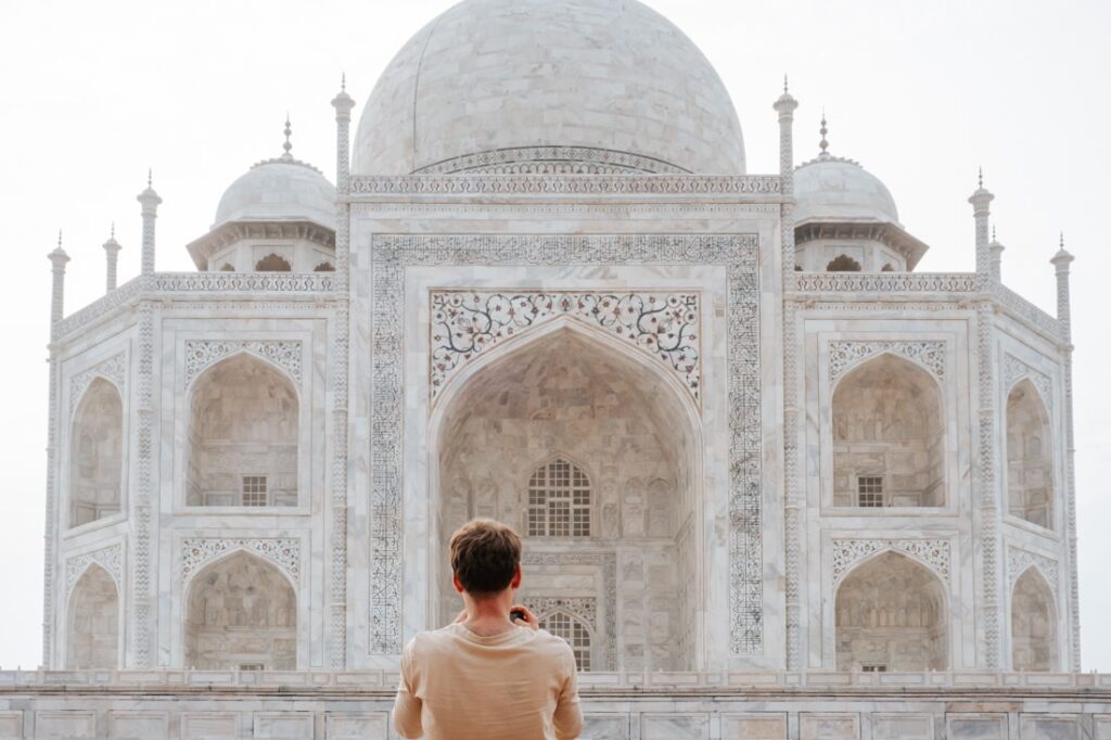 Matthias die de taj mahal in india aan het fotograferen is