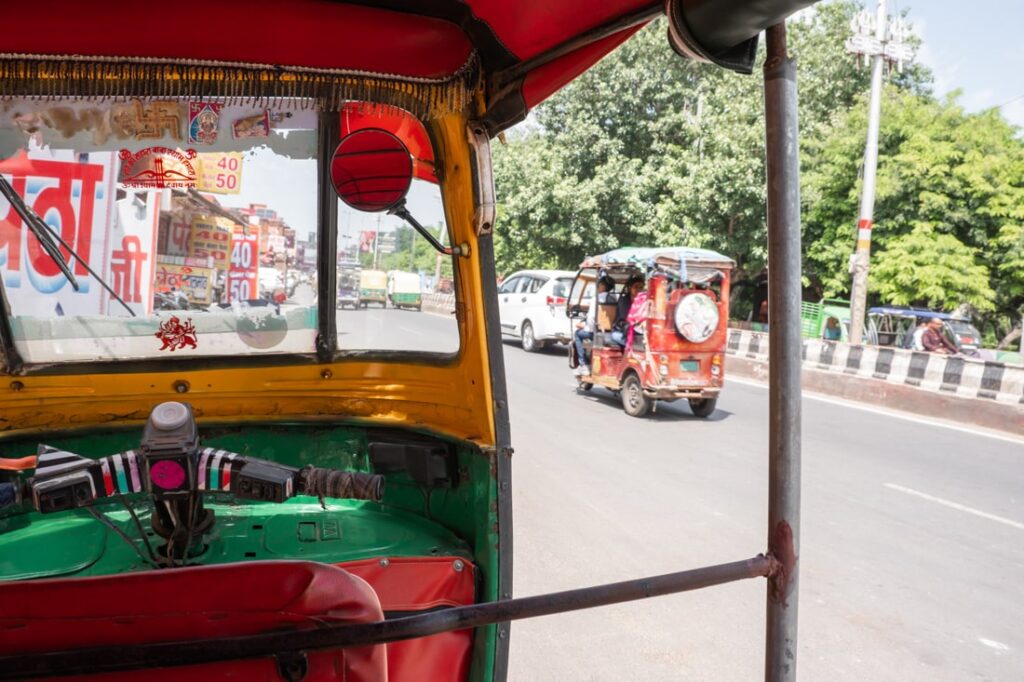 agra how to get around tuktuk